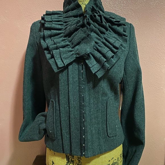 NWT ladies Med Ruffled fitted Jacket - Picture 1 of 8